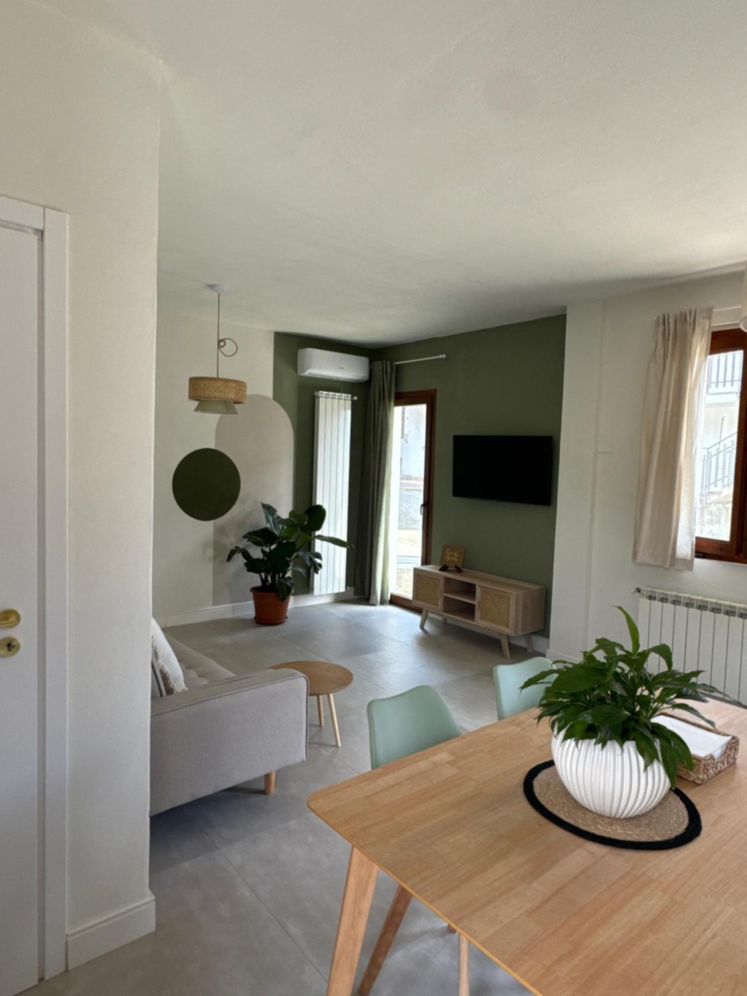 Il Cortile Del Borgo Villa Borgo Ticino Luaran gambar