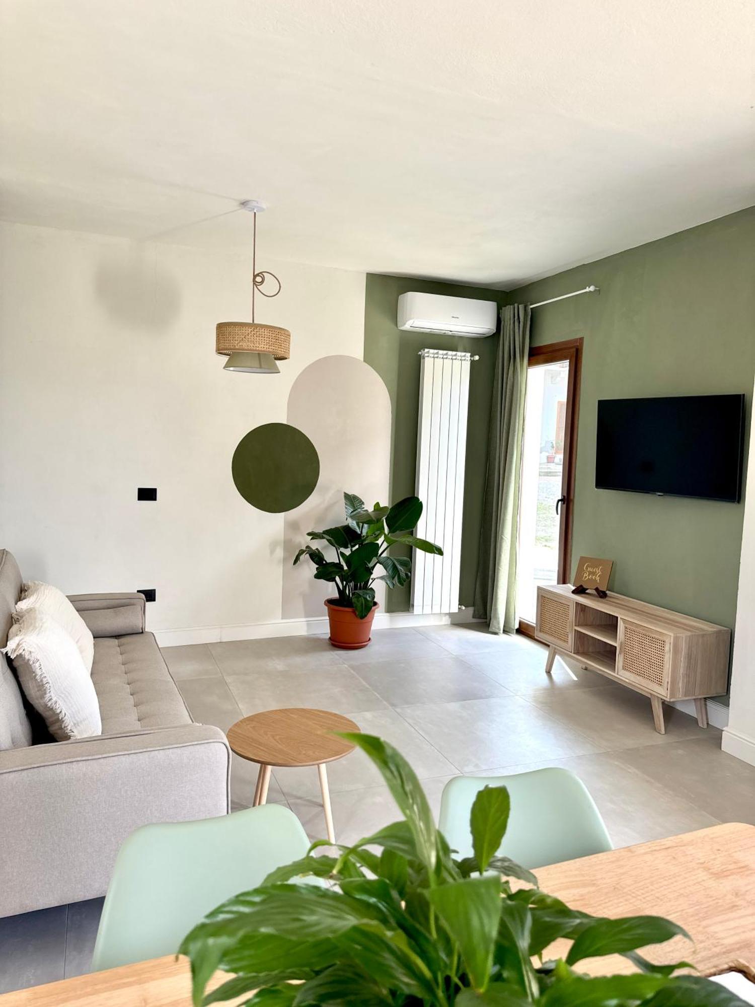 Il Cortile Del Borgo Villa Borgo Ticino Luaran gambar